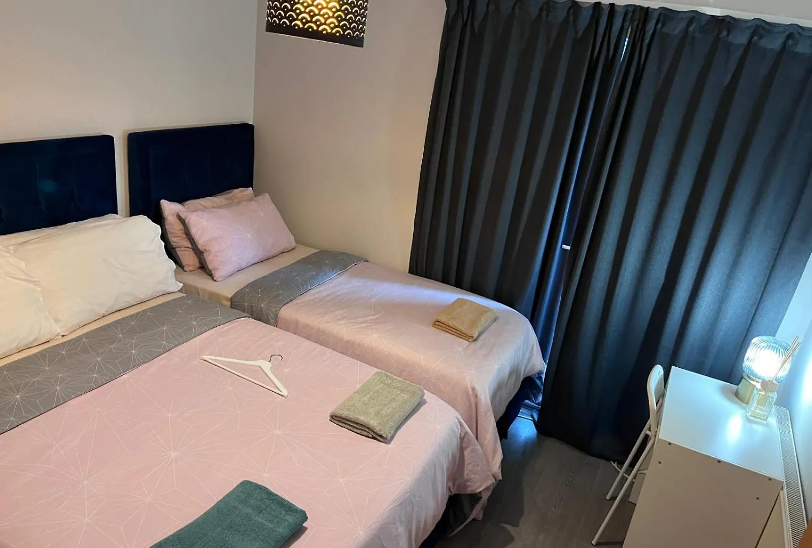 Lovely Twin Room With Ensuite Bathroom 15 Mins From Dublin Airport Δωμάτια σε οικογενειακή κατοικία